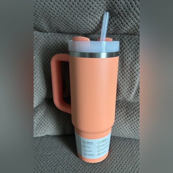 Stanley The Quencher H2.0 Flowstate Tumbler - 30 oz. - Picture 2 of 5